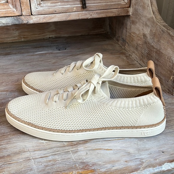 UGG Shoes - 🤍 NWOT Ugg Sidney knit casual sneakers size 10 color bone